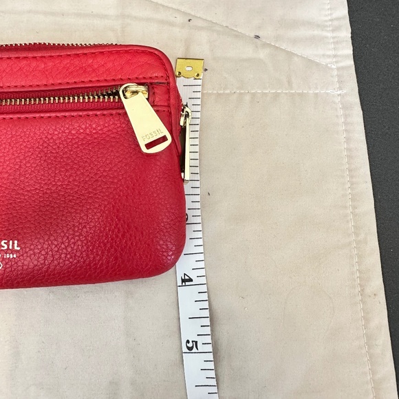 Fossil, Red Leather Woman’s Wristlet Wallet. - Picture 9 of 10